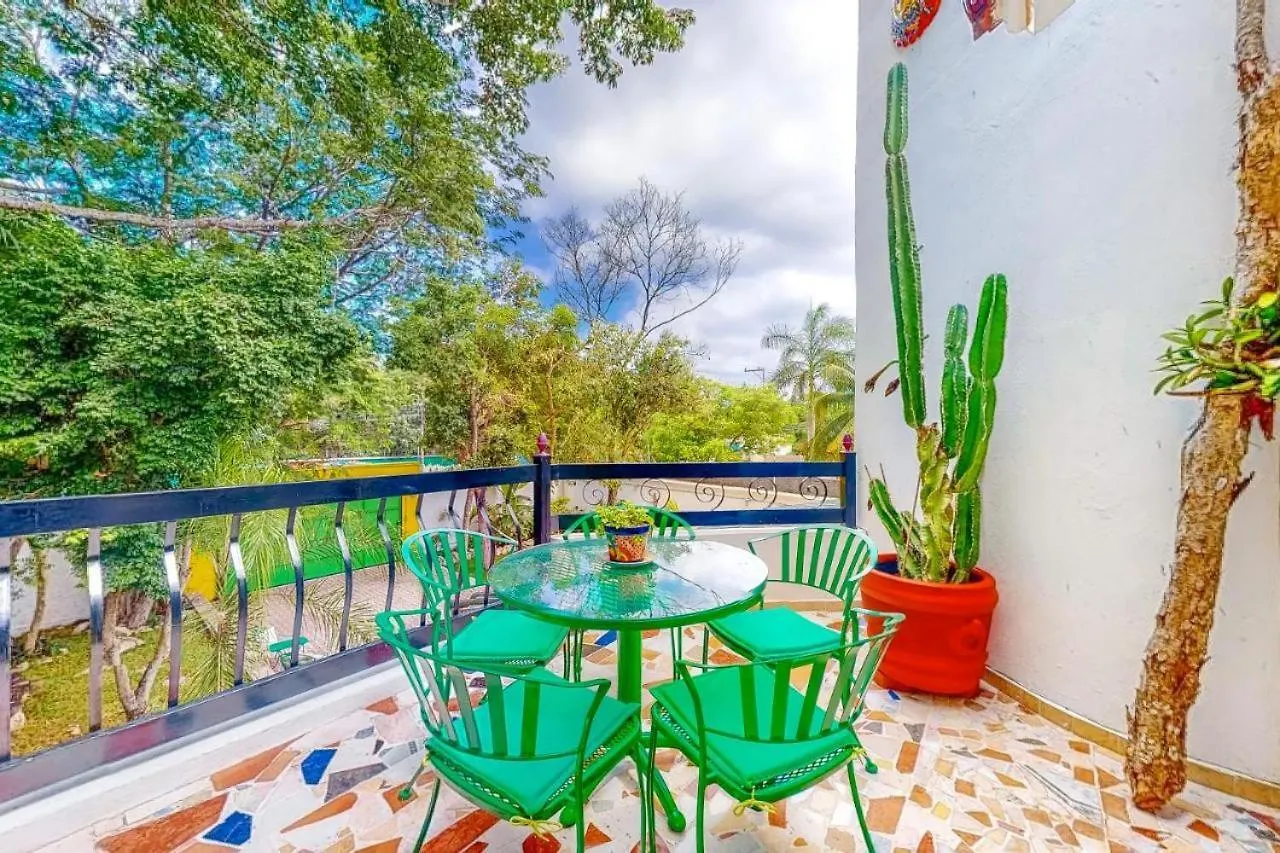 Urbaneden 'Another Day In Paradise' Playa del Carmen Willa