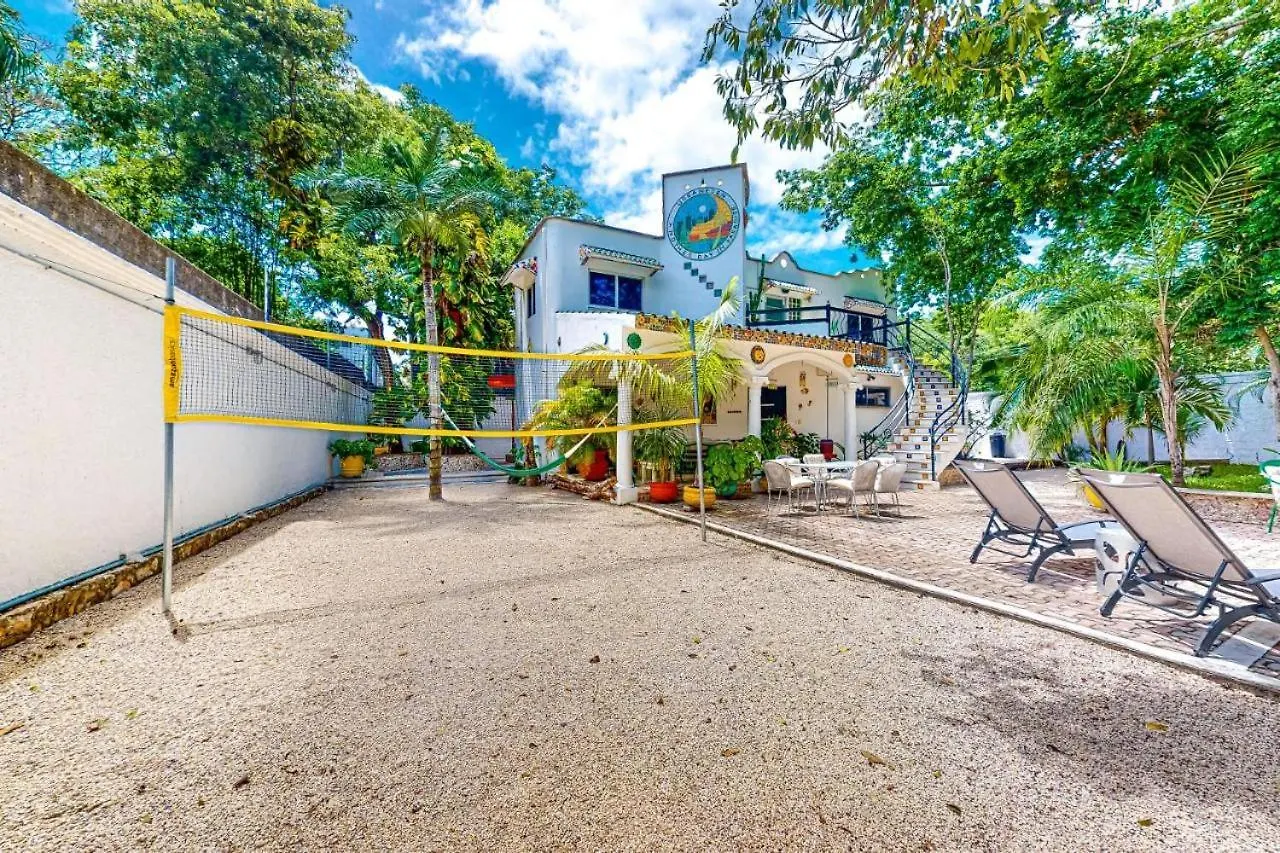 Willa Urbaneden 'Another Day In Paradise' Playa del Carmen Meksyk