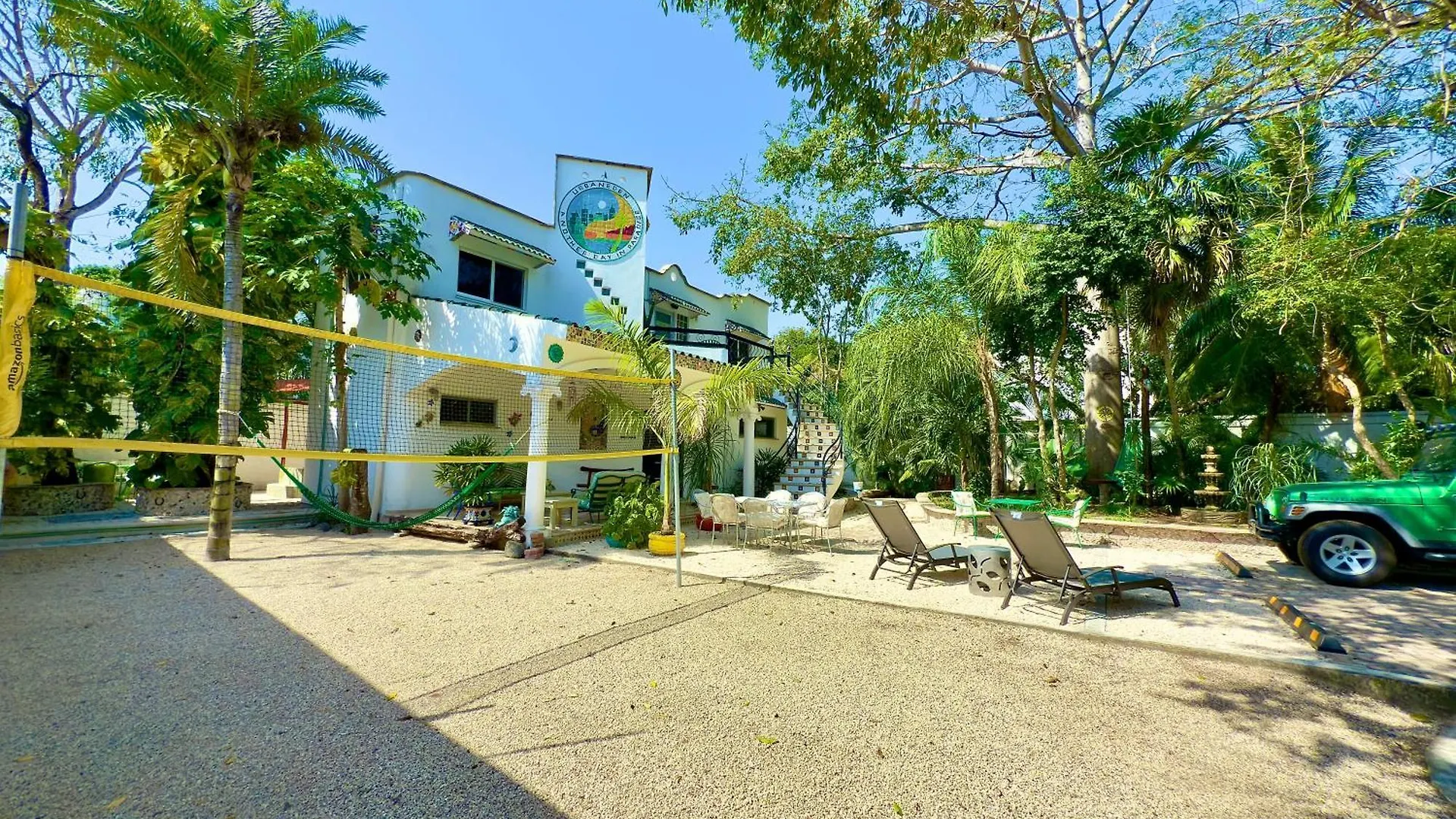 Willa Urbaneden 'Another Day In Paradise' Playa del Carmen Meksyk