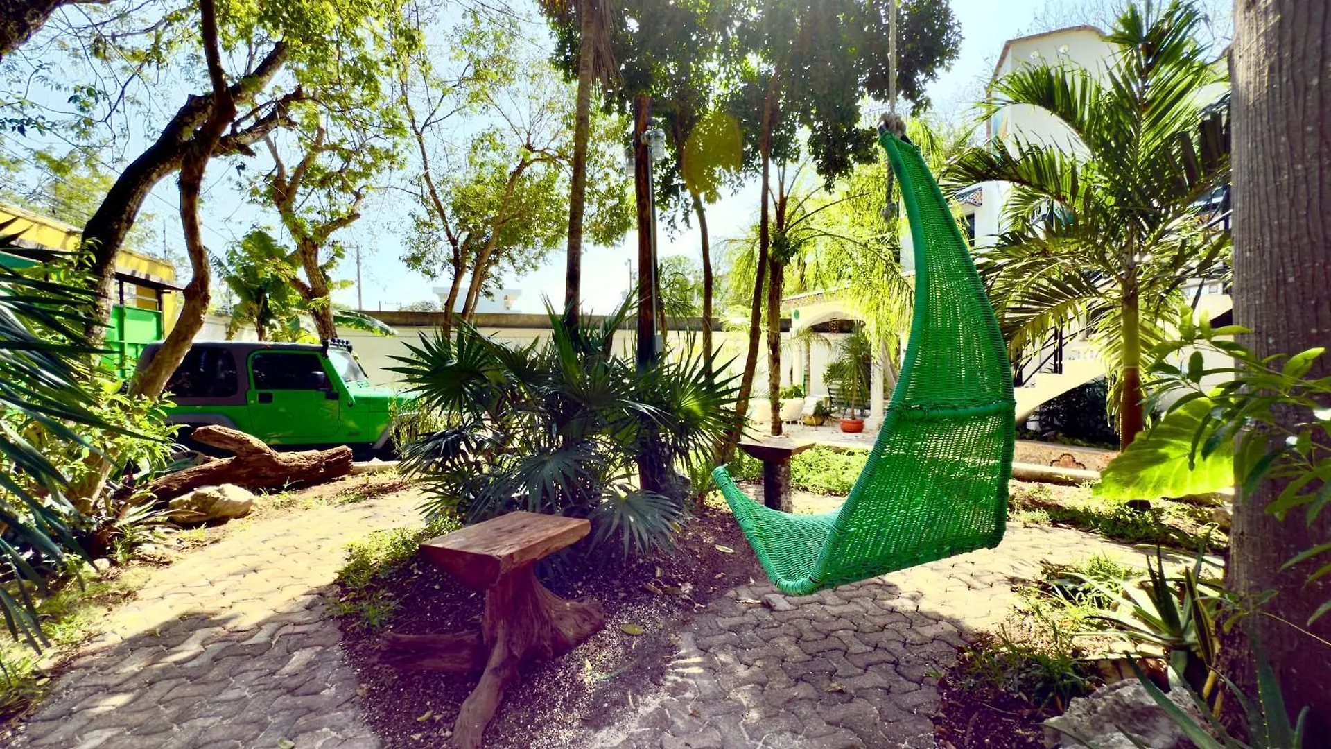 Urbaneden 'Another Day In Paradise' Playa del Carmen