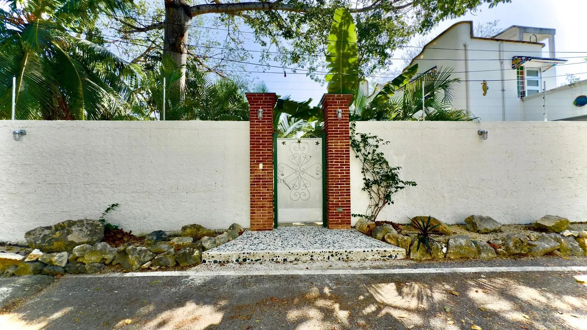 Urbaneden 'Another Day In Paradise' Playa del Carmen 0*,